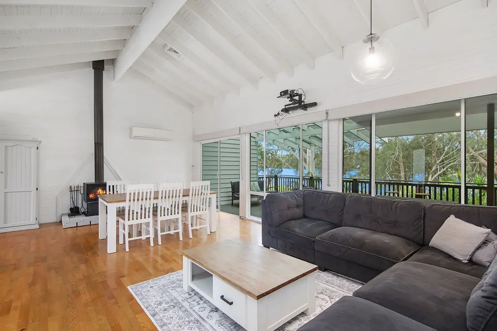 Chain Valley Bay 6 Bedroom OWNER SAYS SELL - OFFERS CONSIDERED - Dual-Dwelling Waterfront