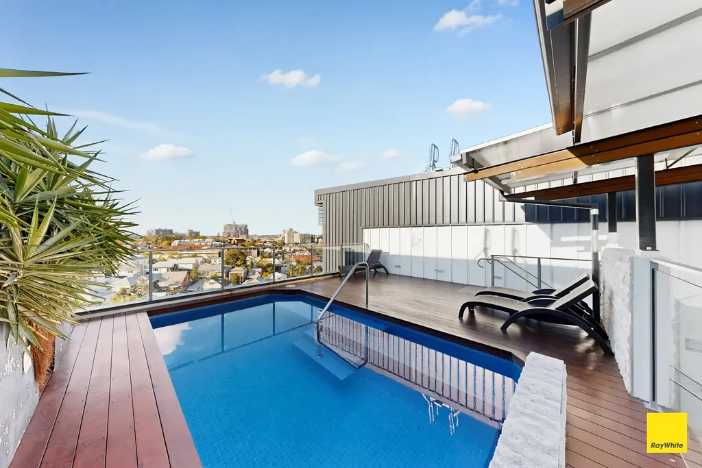 UNFURNISHED | MODERN & MINUTES TO THE CBD