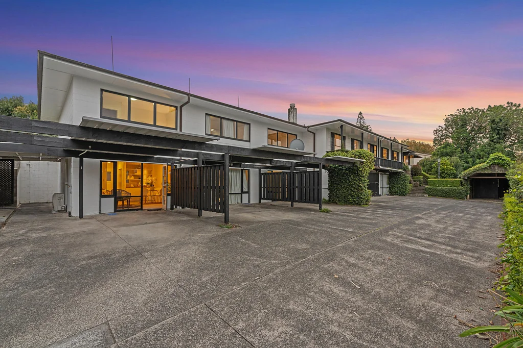 Remuera 2房  Three Two Bedroom Units – Now priced for Sale