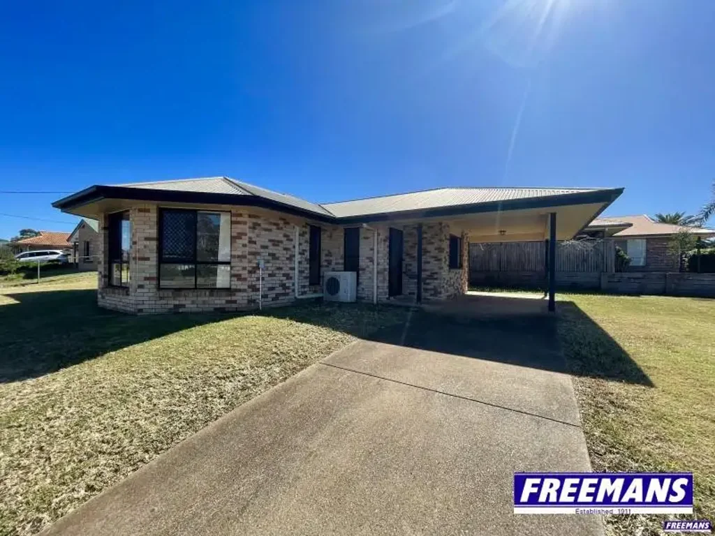 Kingaroy 3غرفة نوم Tidy modern brick