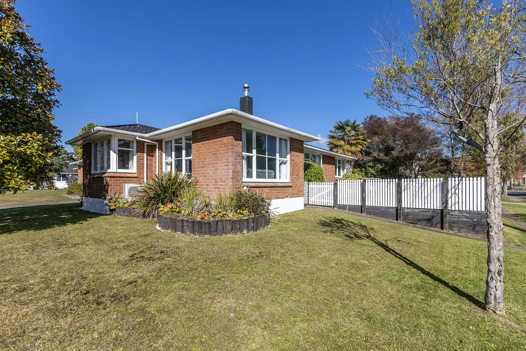 Turangi 3 Bedroom Brick and Tile - Go in Style!