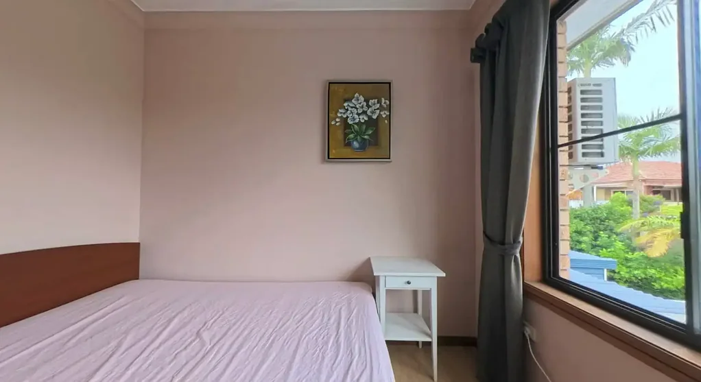(deposit taken)Affordable fully furnished flat in Beverly Hills