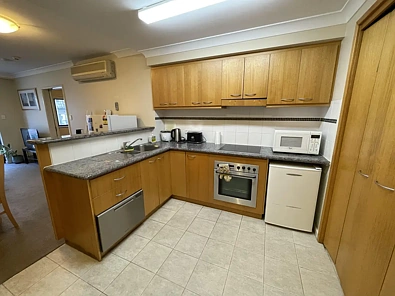 208/126 Mounts Bay Road, Perth, WA 6000, 1房, 1浴, House