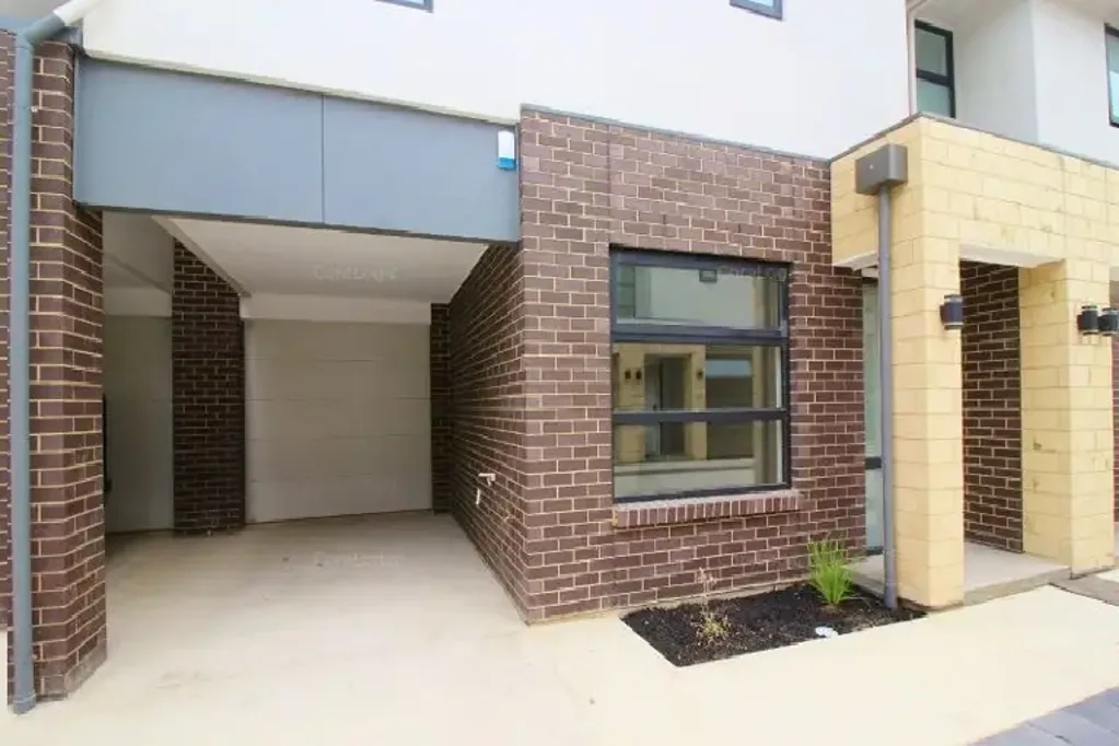 Great Location ...3 Bedroom Townhouse