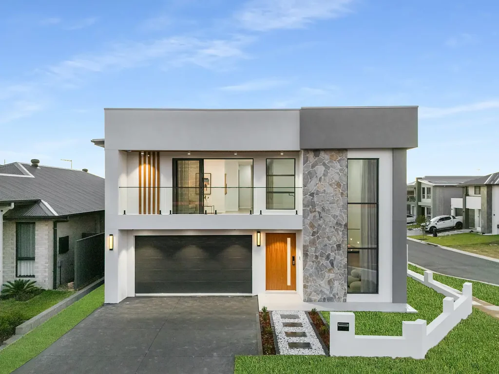 Catherine Field 5Kwarto A Contemporary Masterpiece Designed for the Modern Family