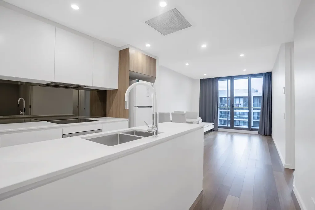 Fully furnished two-bedroom apartment located in the heart of the city