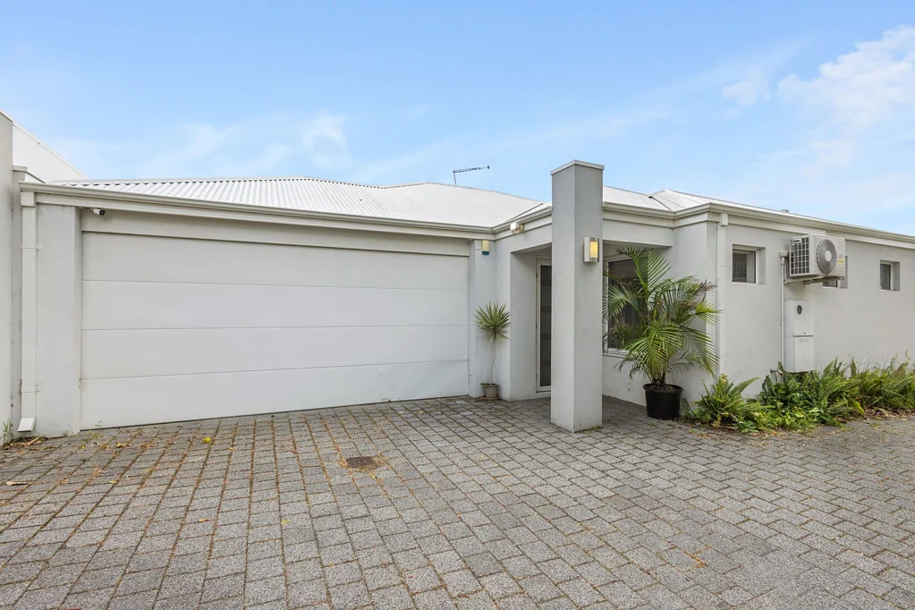 16B Newhaven Way, Nollamara, WA 6061