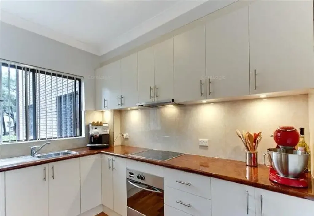 Liverpool 2Kwarto Light filled / Open Plan Living