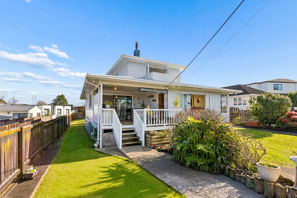 Te Atatu Peninsula 6Phòng ngủ BIG House, BIG Section, BIG Opportunity!
