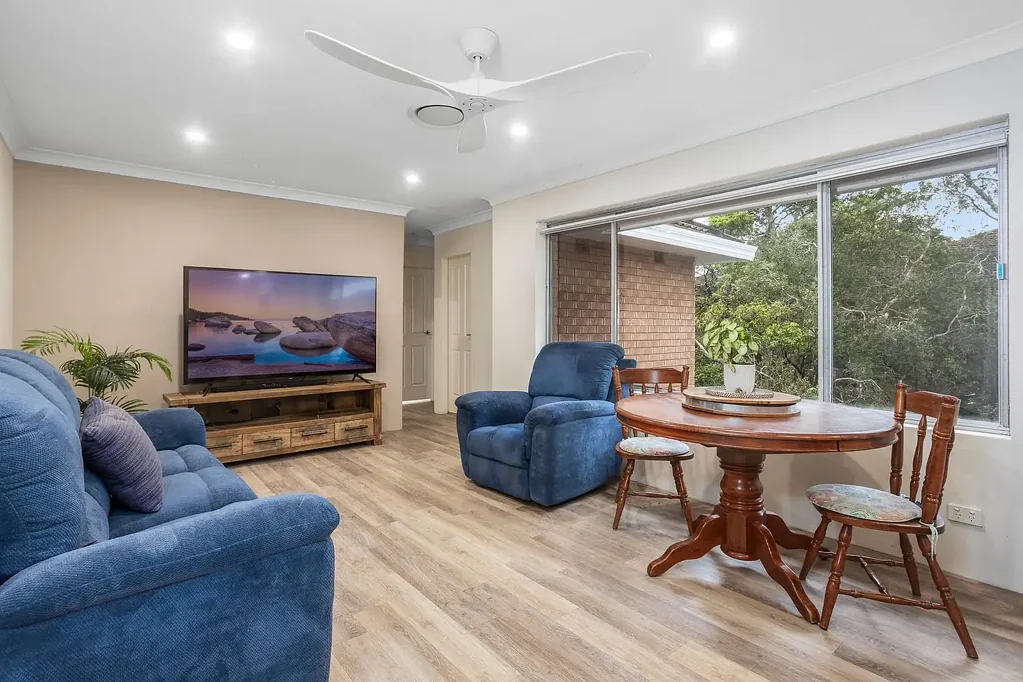 Caringbah 2ਬੈੱਡਰੂਮ Modern Top-Floor Apartment in the Heart of Caringbah