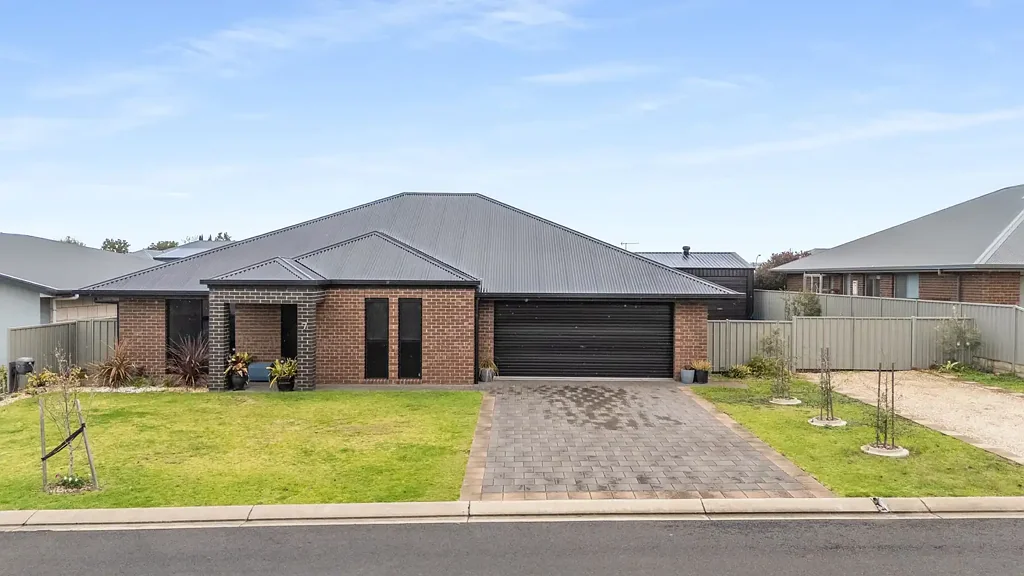 7 Coolum Close, Worrolong, SA 5291