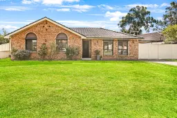 5 PINE CREEK CCT, St Clair