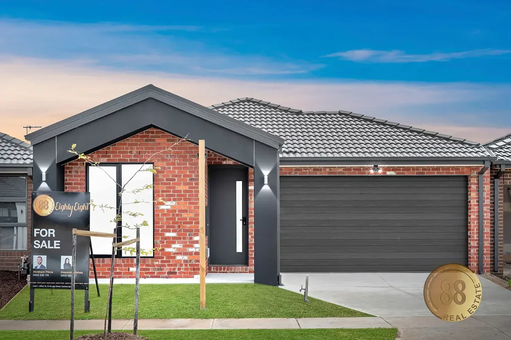 Deanside 4 Bedroom Brand New 4-Bedroom Family Home with Modern Comforts !!