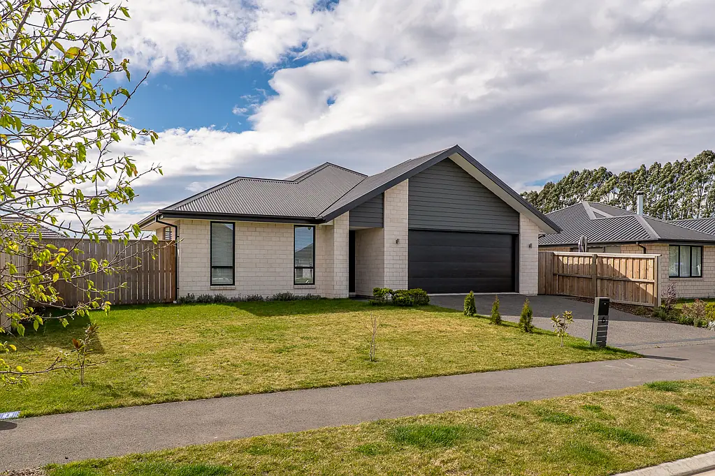 Darfield 4Kwarto Stylish, modern and effortless living