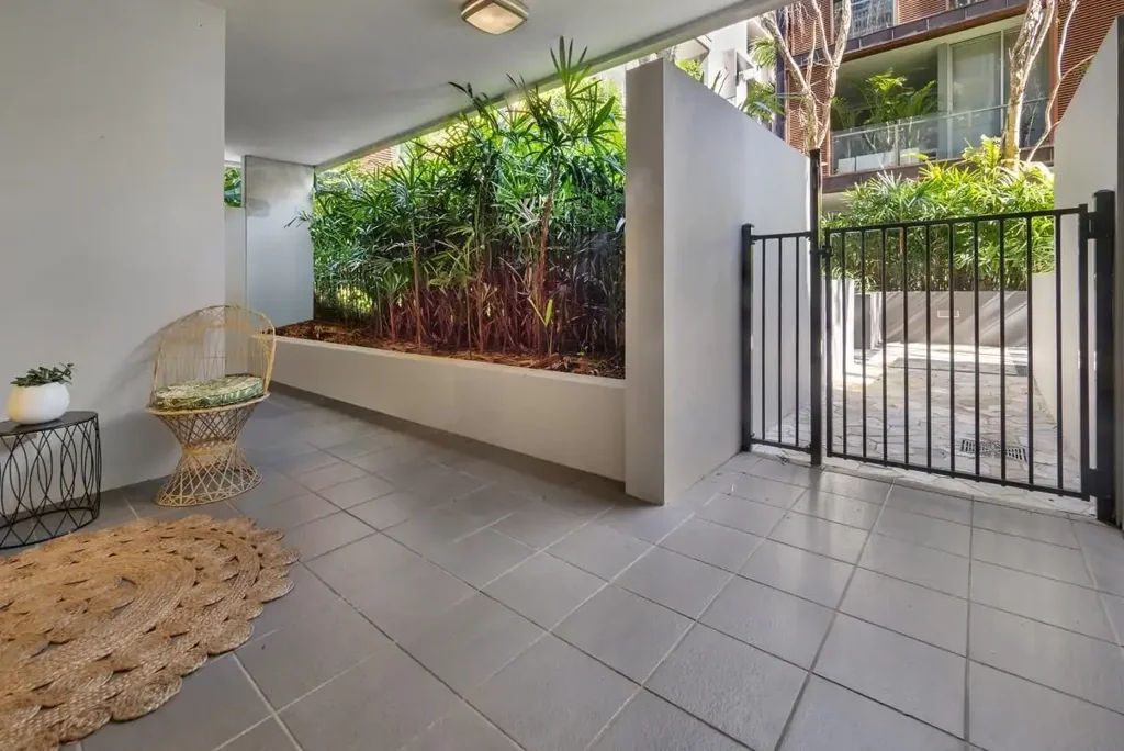 Spacious Ground Floor Apartment in Prime Location