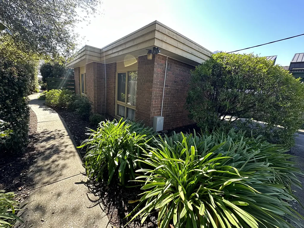 Lovely Unit In Prime Location