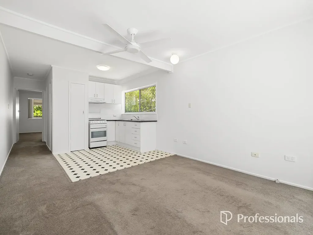 Neat & Tidy Unit in a Prime Everton Park Location