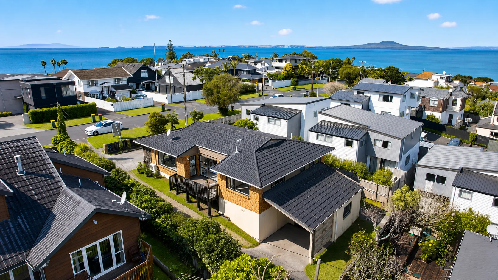 Murrays Bay 3Moenga Solid, Sunny & Seriously Appealing.