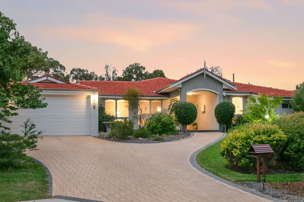 1 Yagoona Street, Duncraig, WA 6023