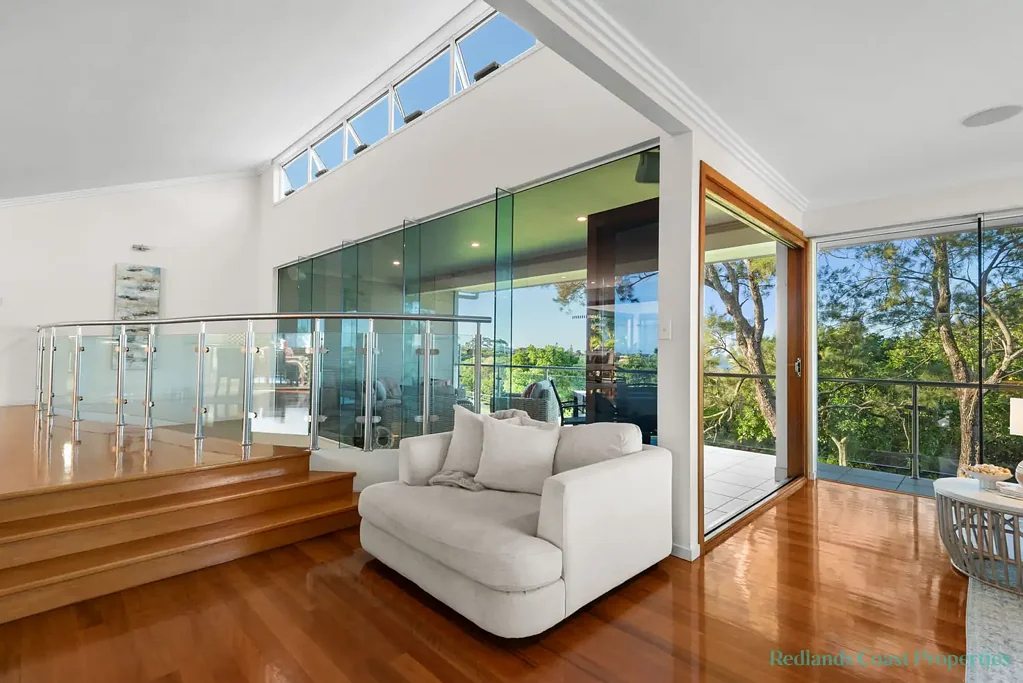 Victoria Point 5Moenga Stunning Home with Panoramic Bay Views
