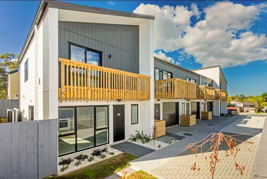 5/13 Normandy Place, Henderson, Waitakere City, Auckland