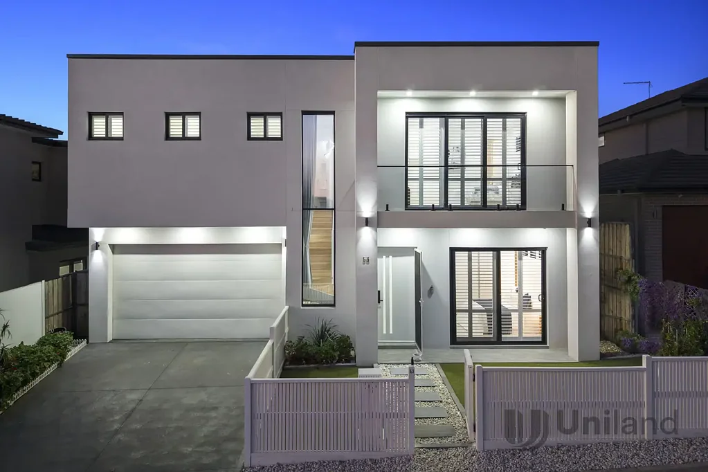 Box Hill 4房  As-new luxury with lasting liveability, steps from schools and metro buses