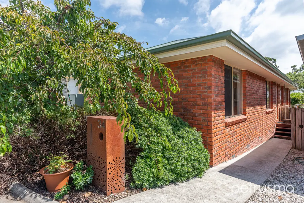 Margate 2Moenga Immaculate, Low-Maintenance Free Standing Villa  in Margate