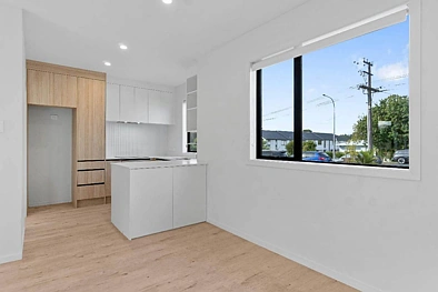 Sunny 3 Bedroom on Salisbury