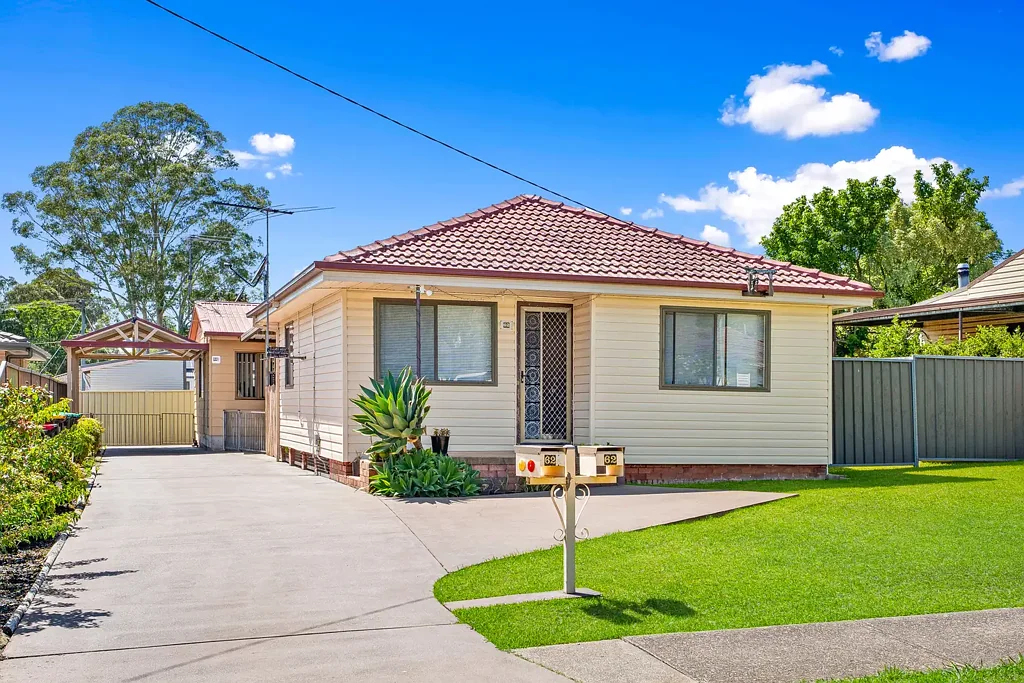 62 College Street, Cambridge Park, NSW 2747
