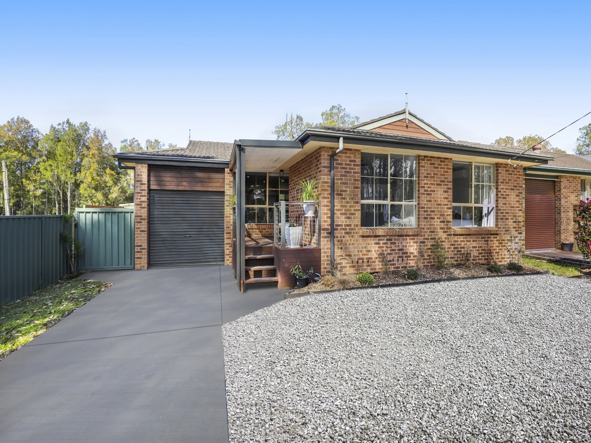 61 WARNER AV, TUGGERAWONG NSW 2259, 0 chambres, 0 salles de bain, House