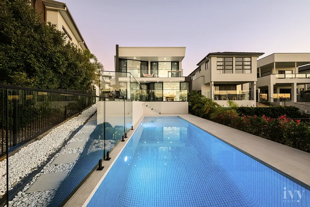 Hope Island 5ห้องนอน Newly Completed North-Facing Waterfront Masterpiece with Wide Water Frontage
