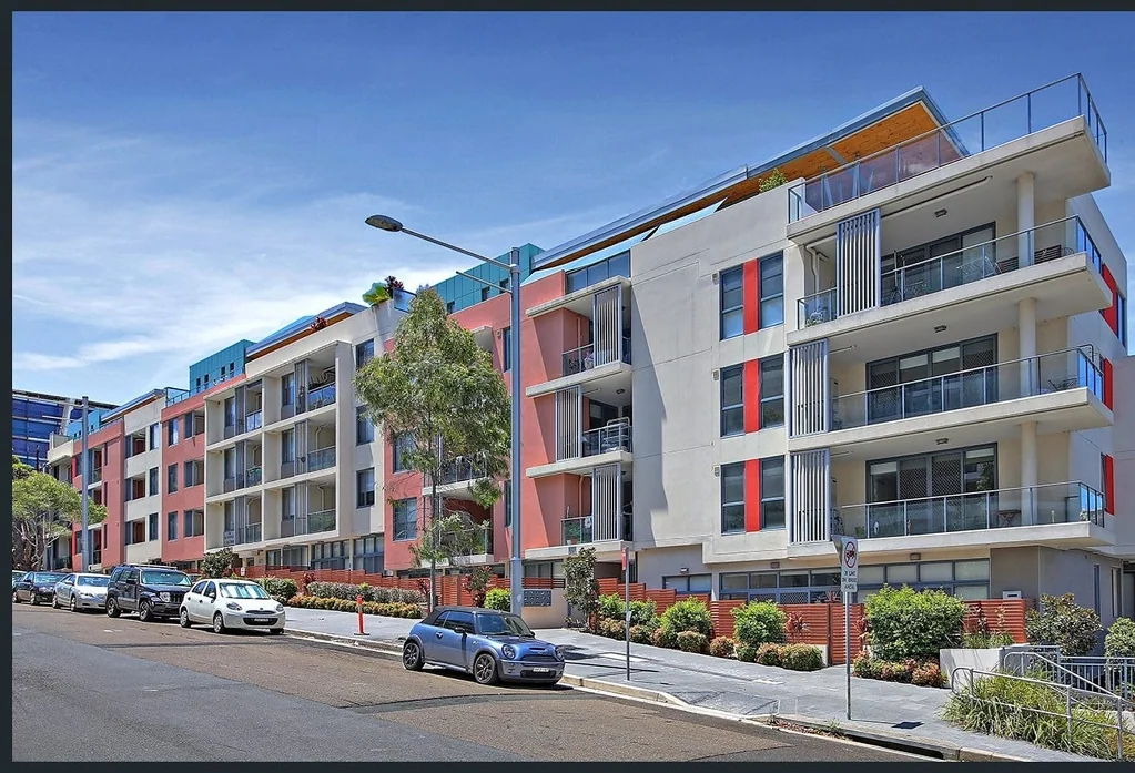 Meadowbank 2બેડરૂમ Sun-drenched, tranquil living in Meadowbank: light-filled 2-bedroom home in a quiet street, just steps from transport, cafes, and Village Plaza