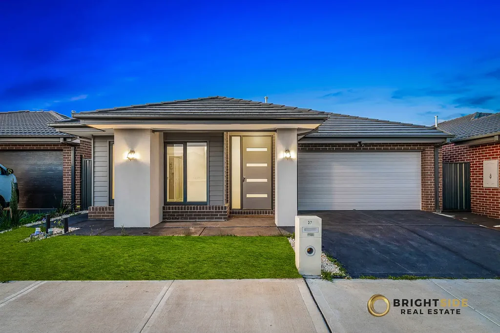 37 Dalhalla Circuit, Clyde North, VIC 3978