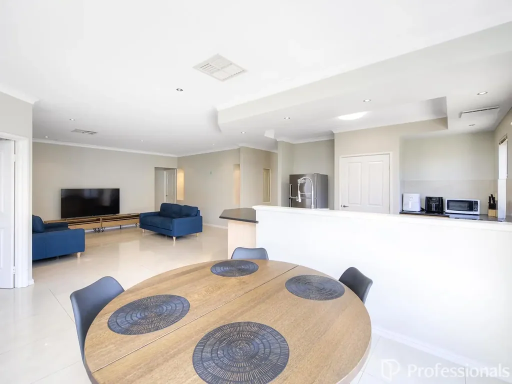 38 Beechwood Circle, Aveley, WA 6069