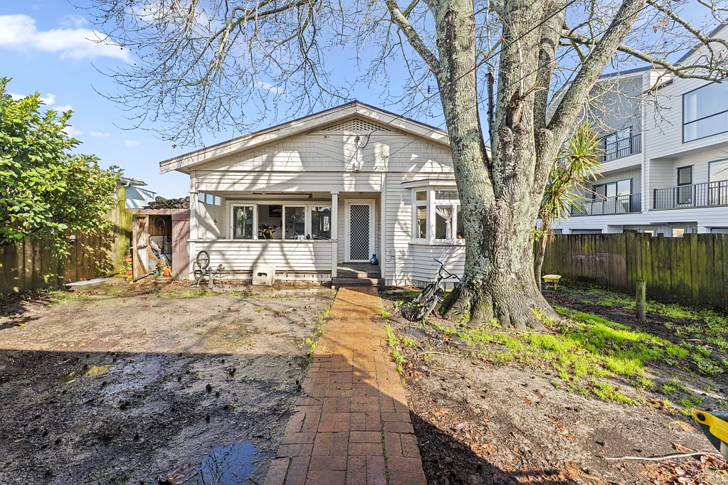 4050 Great North Road, Glen Eden, Waitakere City, Auckland