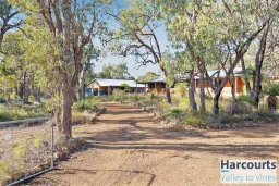 24 Red Poll Court, Lower Chittering