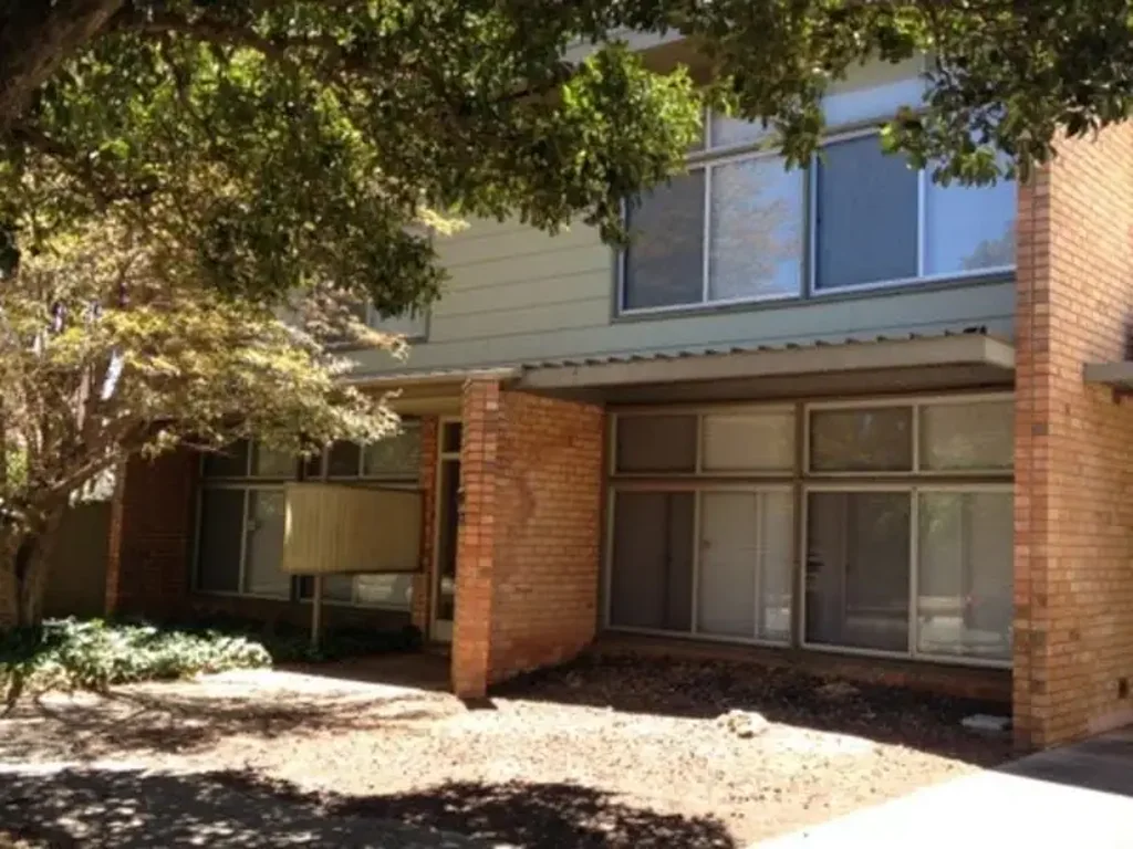 One Bedroom Upstairs Home Unit Quiet street, Great Location