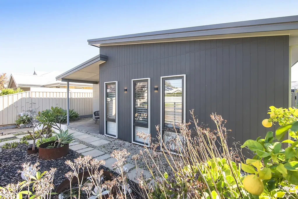 Dunsborough 3房  CLASSY SKILLION RESIDENCE
