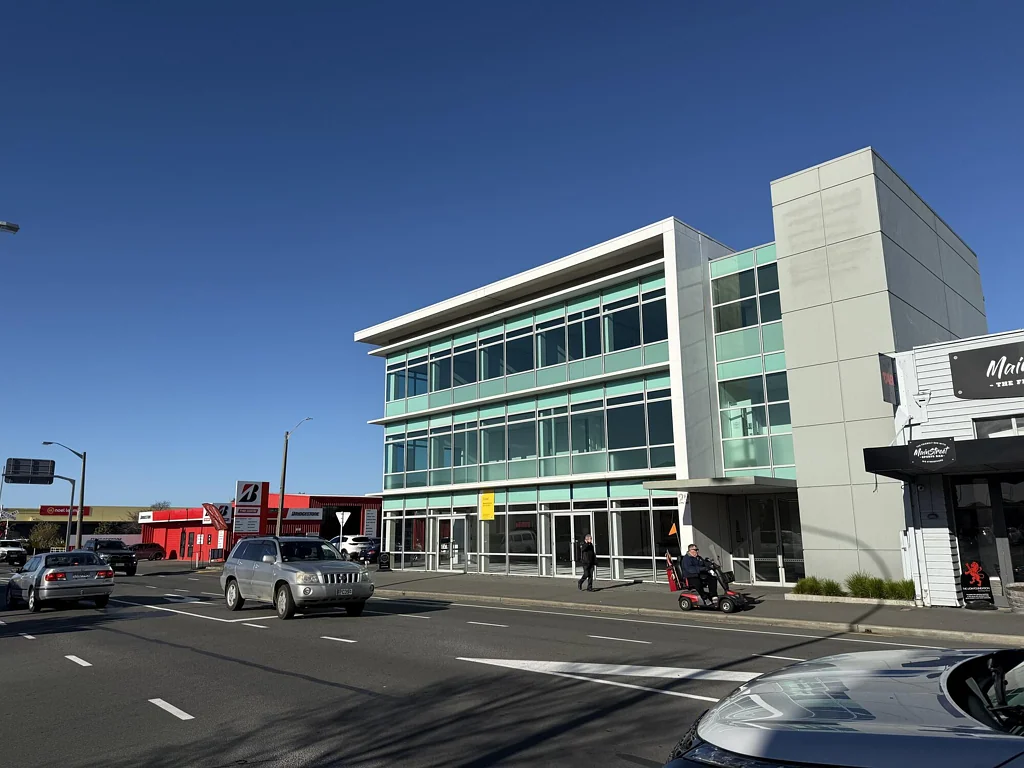 Rangiora Warm, Sunny Retail/Office on Main Street.