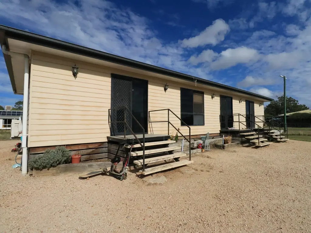 Yuleba 4Kwarto Four Bedrooms, Four Ensuites — Country Living at Its Finest