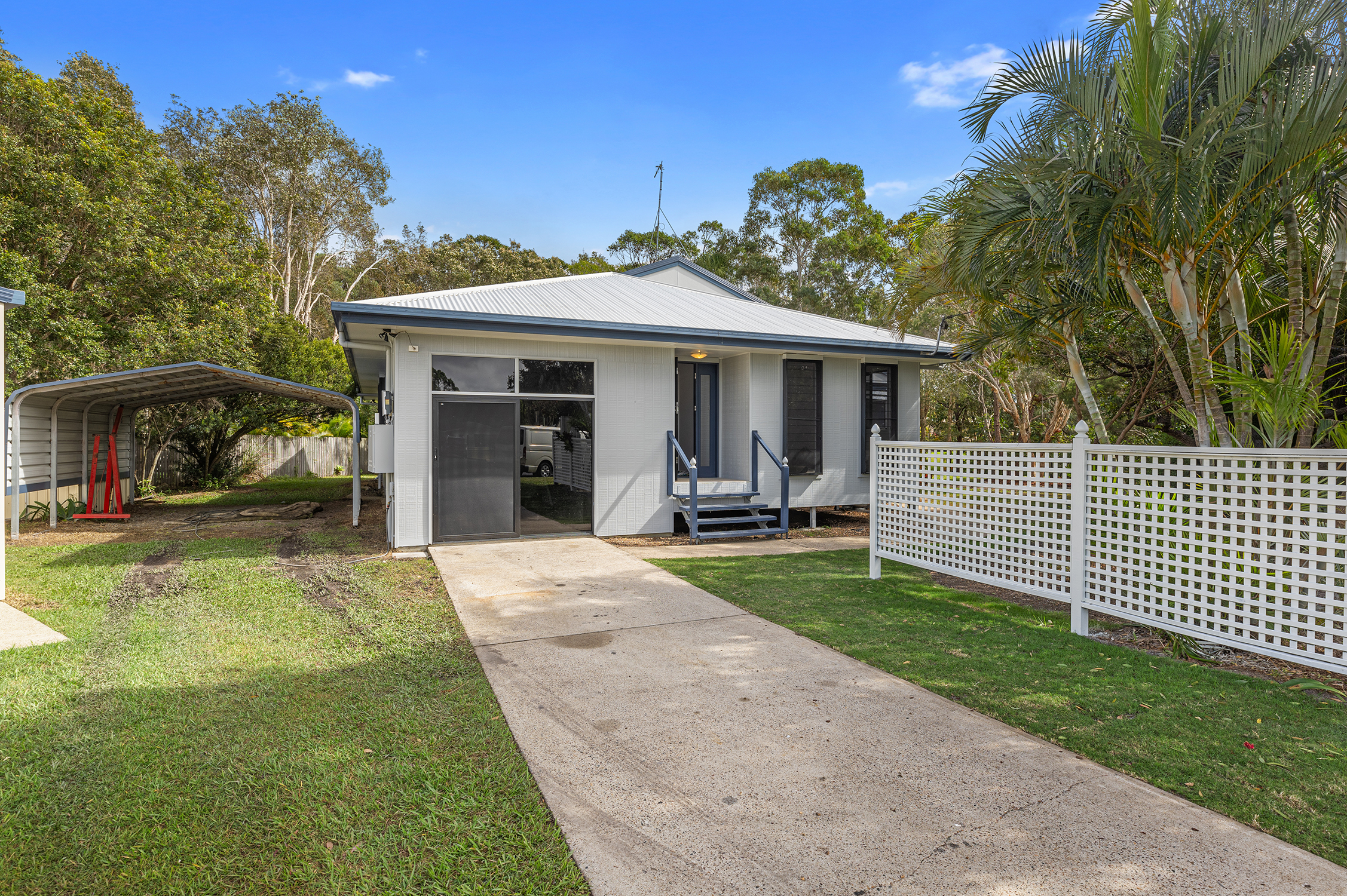 6 DUKE CT, COOLOOLA COVE QLD 4580, 0 habitaciones, 0 baños, House