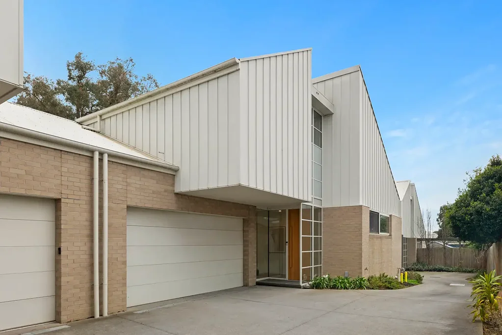 2/8 Clare Street, Parkdale, VIC 3195