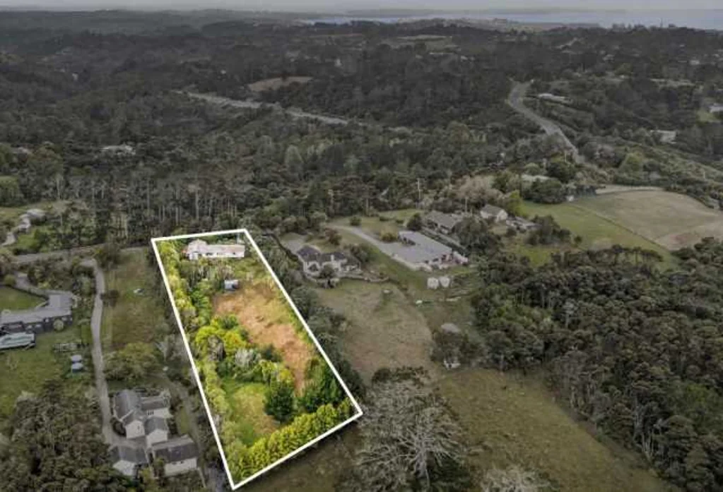 Albany Heights 4 Bedroom 4,040m² – PRIME LOCATION IN ALBANY’S NORTH SHORE!