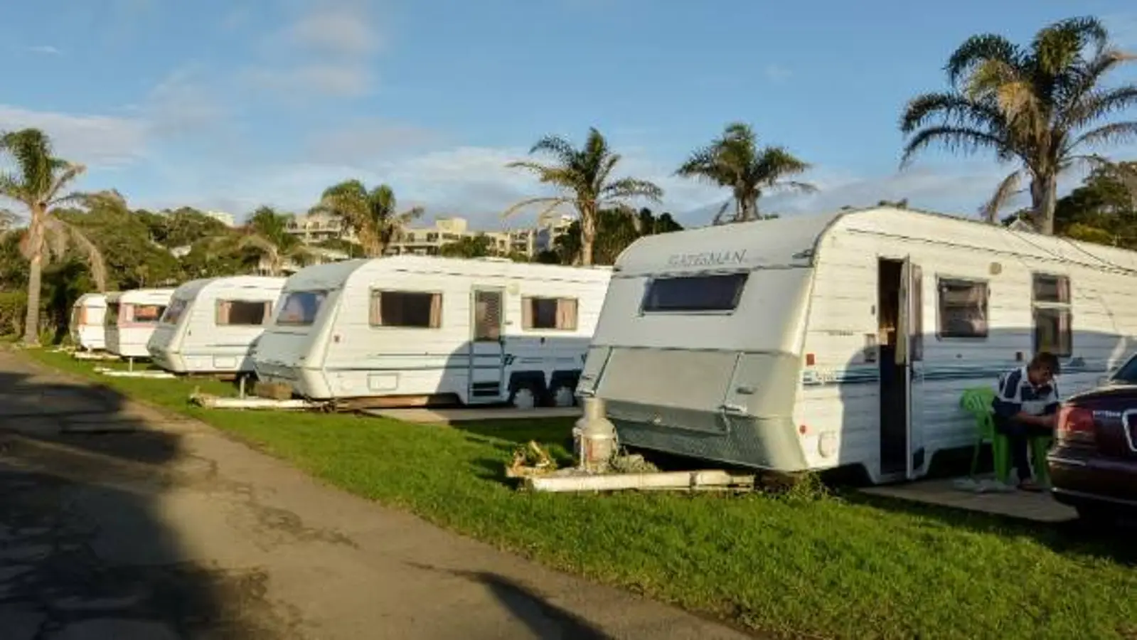 新西兰备受争议的Takapuna Beach露营地将有新发展,独立专员建议租给私人经营者30年