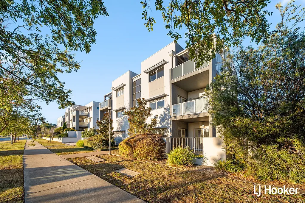 Convenient & Modern Living in Franklin