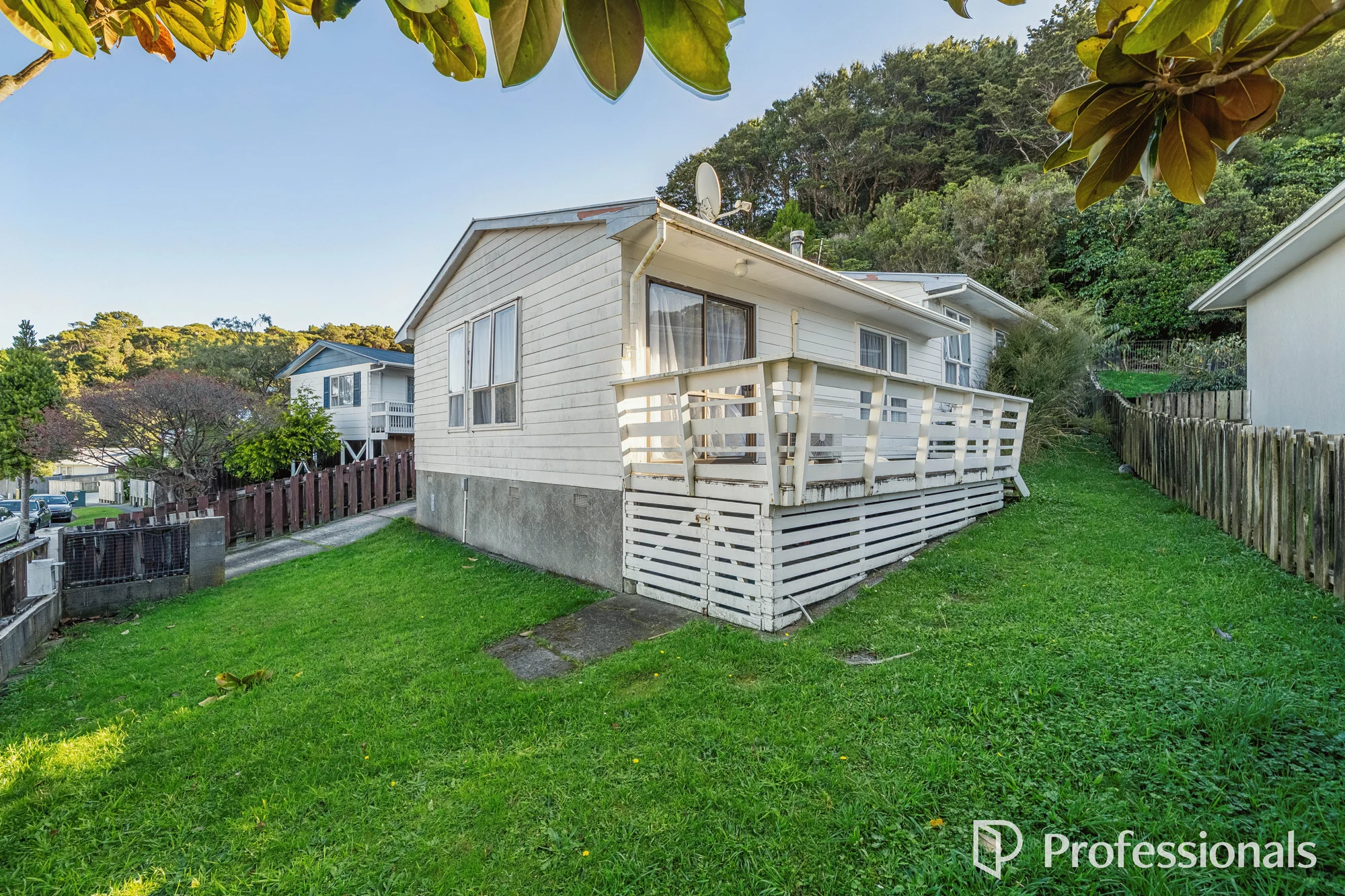 Wainuiomata 3બેડરૂમ Opportunity Knocks in Parkway