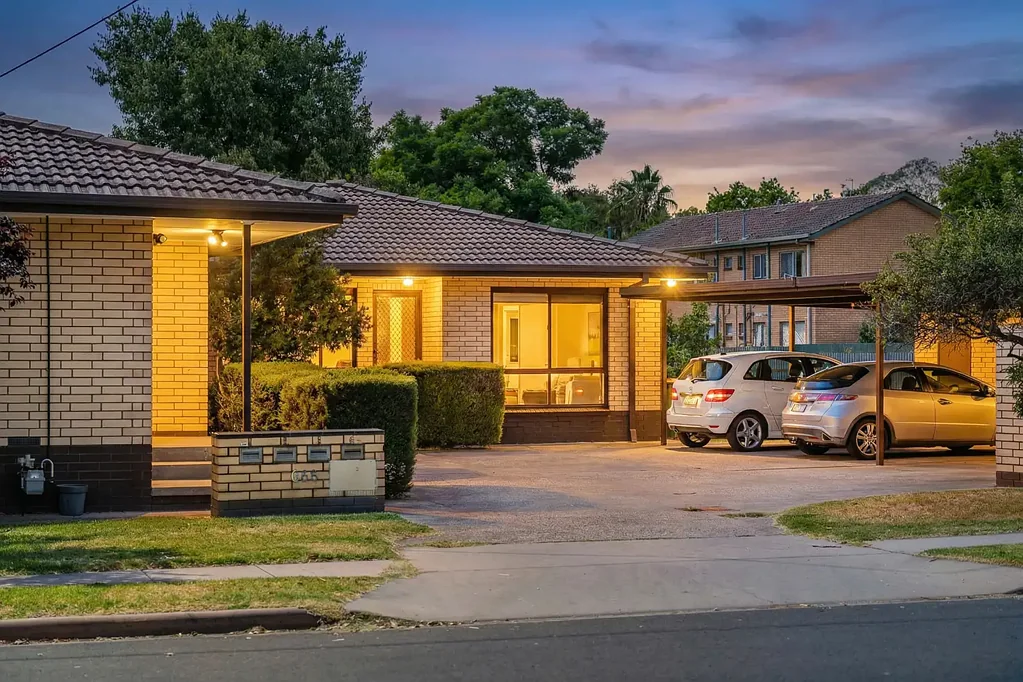 Albury 8房  ALBURY - Set and Forget Investment in Prime Central Albury