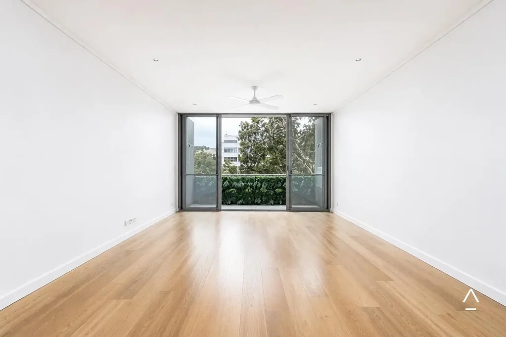 Stunning Three-Bedroom Rental in Surry Hills - Your Serene Retreat in the Heart of the City