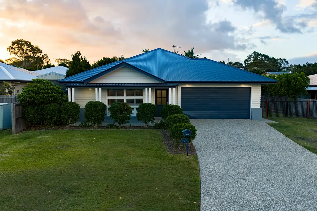 3 Cambridge Circuit, Southside, QLD 4570