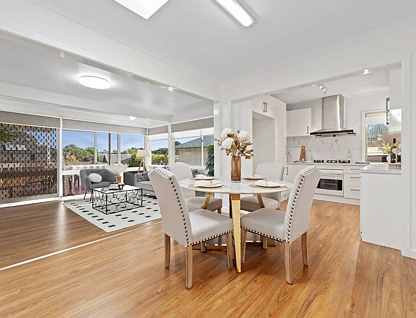 22 Dundee Street, Blackburn South, VIC 3130, 4房, 2浴, 独立屋